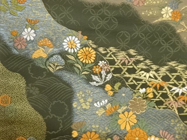  道長取に花々・雪芝・古典柄模様織出し袋帯